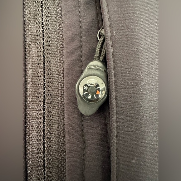 Lululemon Athletica Black and Gray Windbreaker with Reflective Elements (738) - Picture 5 of 17